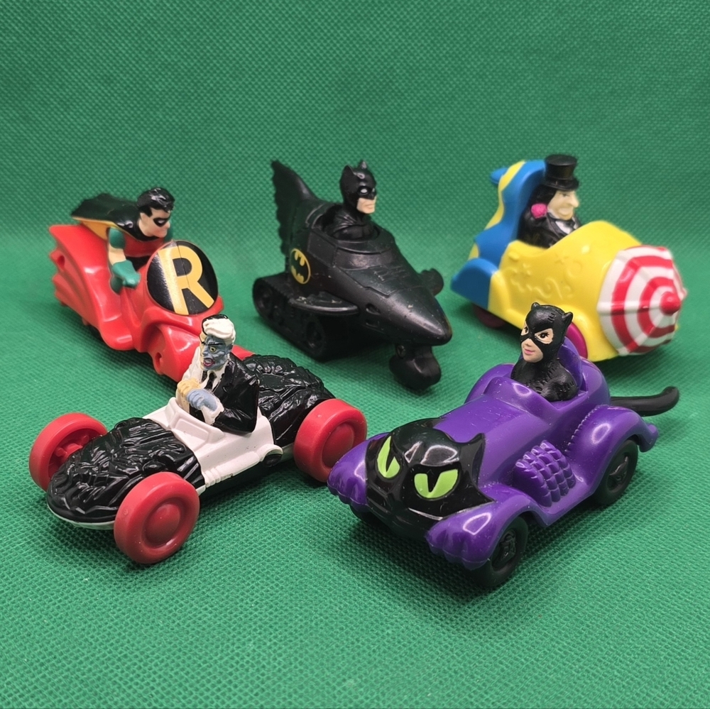 Lot of 5 Vintage 1990s Batman Returns Happy Meal Toys Penguin Catwoman Robin